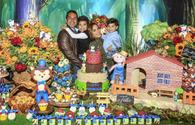 Os Três Porquinhos para o JF filho da Wanessa Camargo